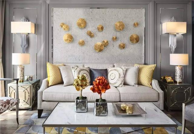 把不銹鋼條嵌到墻上，簡單點(diǎn)綴好高檔！