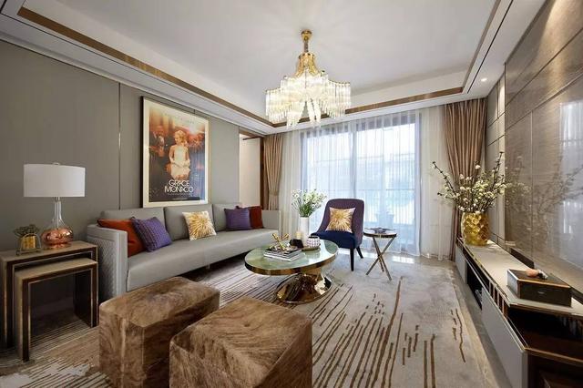 把不銹鋼條嵌到墻上，簡單點(diǎn)綴好高檔！